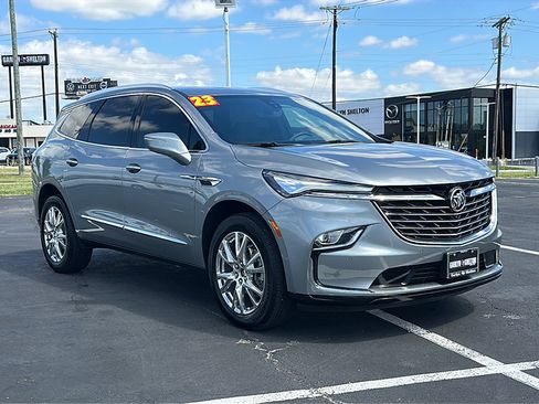 Used 2023 Buick Enclave Premium image 10