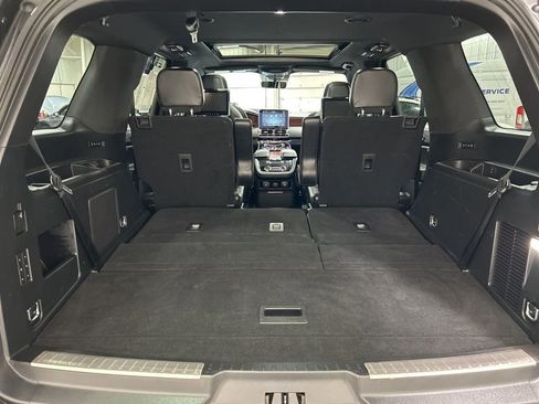 Used 2021 Lincoln Navigator Reserve image 36