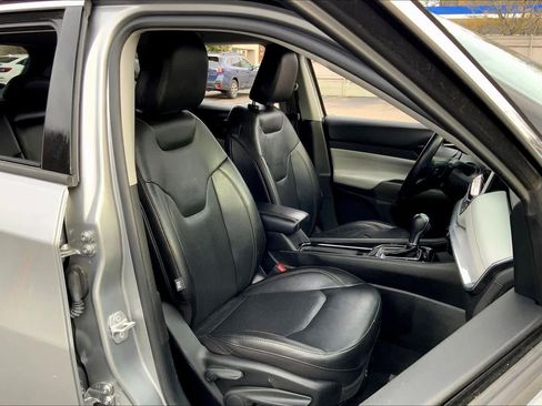 Used 2022 Jeep Compass Limited image 8