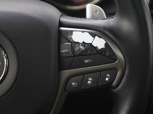 Used 2020 Jeep Grand Cherokee Limited X image 28