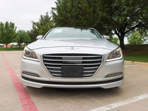 Used 2016 Hyundai Genesis 3.8 w/ Option Group 03 image 2
