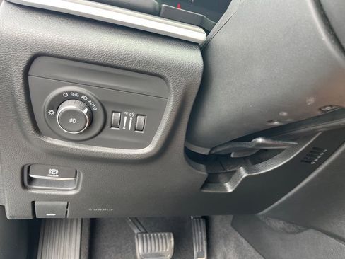 Used 2022 Jeep Grand Cherokee L Limited AWD/4WD image 30