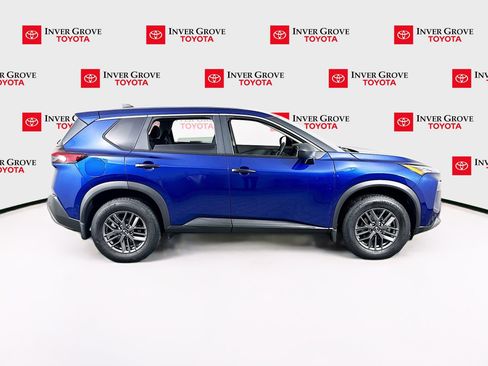 Used 2023 Nissan Rogue S AWD/4WD image 4