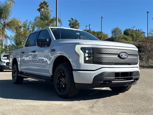 New 2025 Ford F150 Lightning XLT image 3