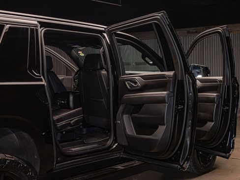 Used 2024 Chevrolet Suburban RST w/ Sport Performance Package AWD/4WD image 30