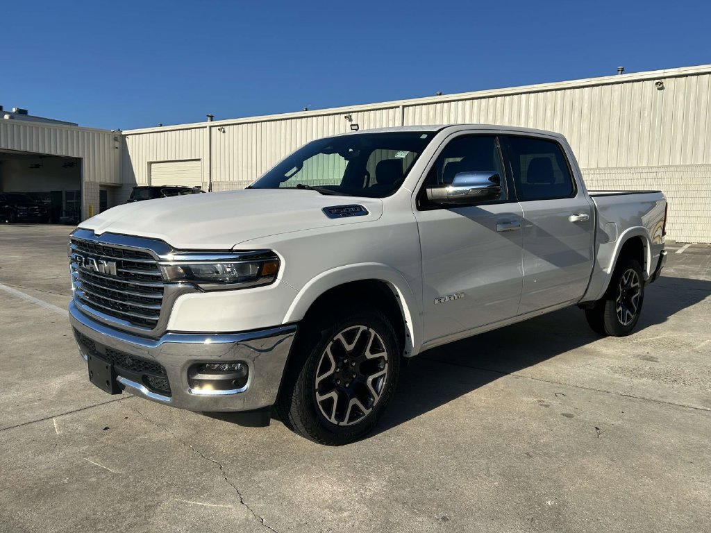 Used 2025 RAM 1500 Laramie AWD/4WD image 7
