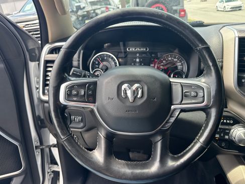 Used 2019 RAM 1500 Laramie AWD/4WD image 17