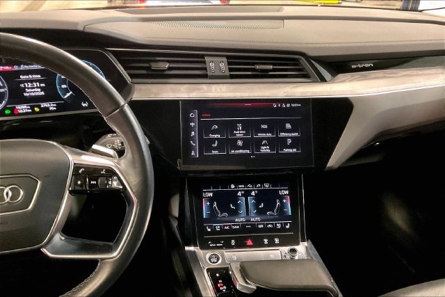 Used 2024 Audi Q8 e-tron Premium Plus AWD/4WD image 6