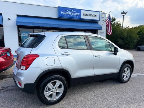 Used 2018 Chevrolet Trax LS AWD/4WD image 23