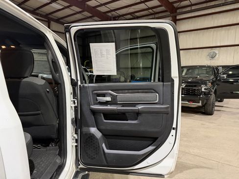 Used 2021 RAM 2500 Big Horn w/ Level 1 Equipment Group AWD/4WD image 19
