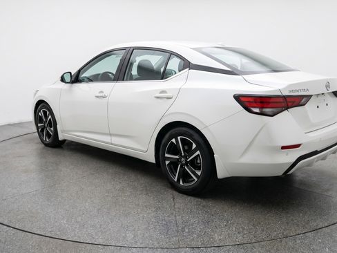 Used 2025 Nissan Sentra SV FWD image 6