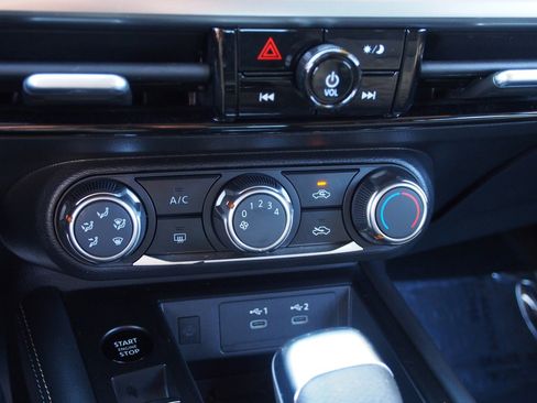 Used 2025 Nissan Kicks SV image 24