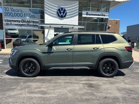 New 2026 Volkswagen Atlas Peak Edition AWD/4WD image 2