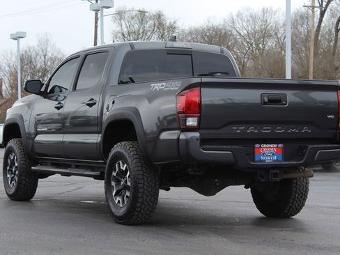 Used 2019 Toyota Tacoma TRD Off-Road w/ Technology Package image 5
