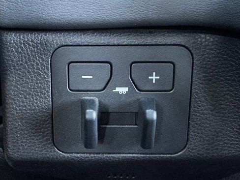 Used 2025 Toyota Tundra Platinum image 18