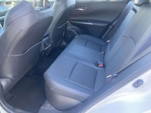 Used 2022 Toyota Venza Limited image 9