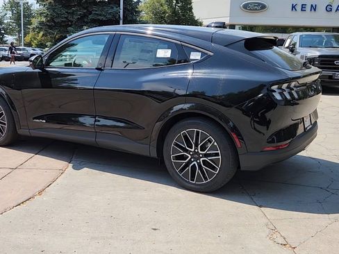 New 2025 Ford F350 Lariat w/ FX4 Off-Road Package image 4