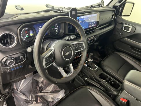 Used 2024 Jeep Wrangler Sahara w/ Technology Group image 15