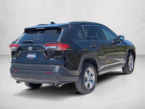 Used 2024 Toyota RAV4 XLE FWD image 5