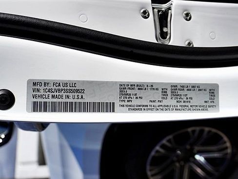 Certified 2025 Jeep Wagoneer Series II image 37