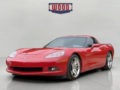 Used 2007 Chevrolet Corvette Coupe w/ Preferred Equipment Group RWD image 3