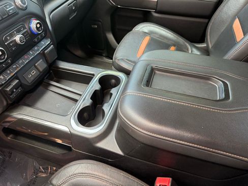 Used 2020 GMC Sierra 2500 AT4 w/ AT4 Premium Package AWD/4WD image 17