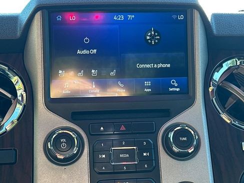 Used 2015 Ford F250 Lariat w/ Lariat Ultimate Package AWD/4WD image 29