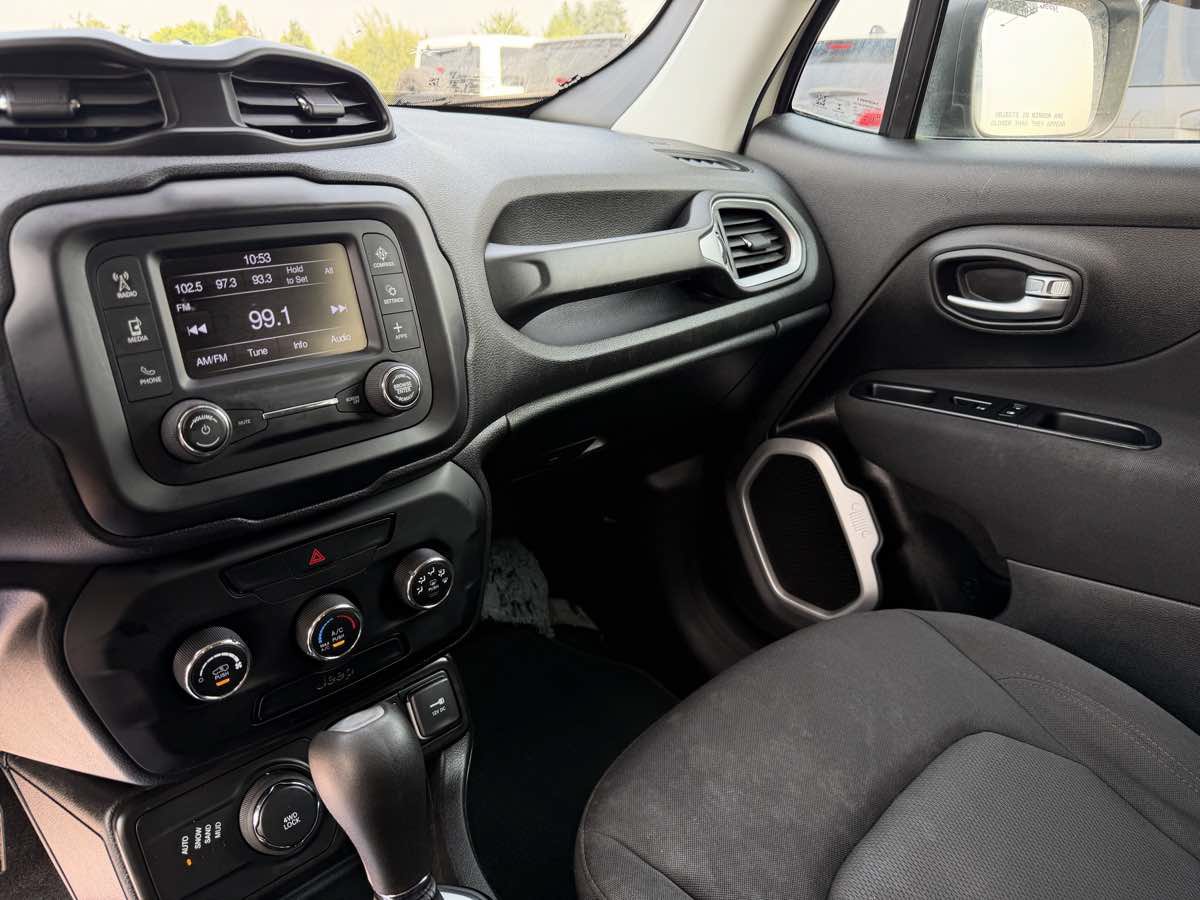 Used 2019 Jeep Renegade Sport w/ Sport Appearance Group AWD/4WD image 16
