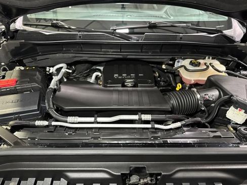 Used 2024 GMC Sierra 1500 Elevation AWD/4WD image 4