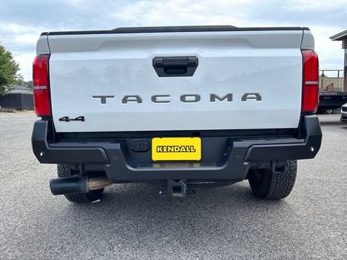 Used 2024 Toyota Tacoma TRD Off-Road w/ TRD Off Road Upgrade Package AWD/4WD image 30