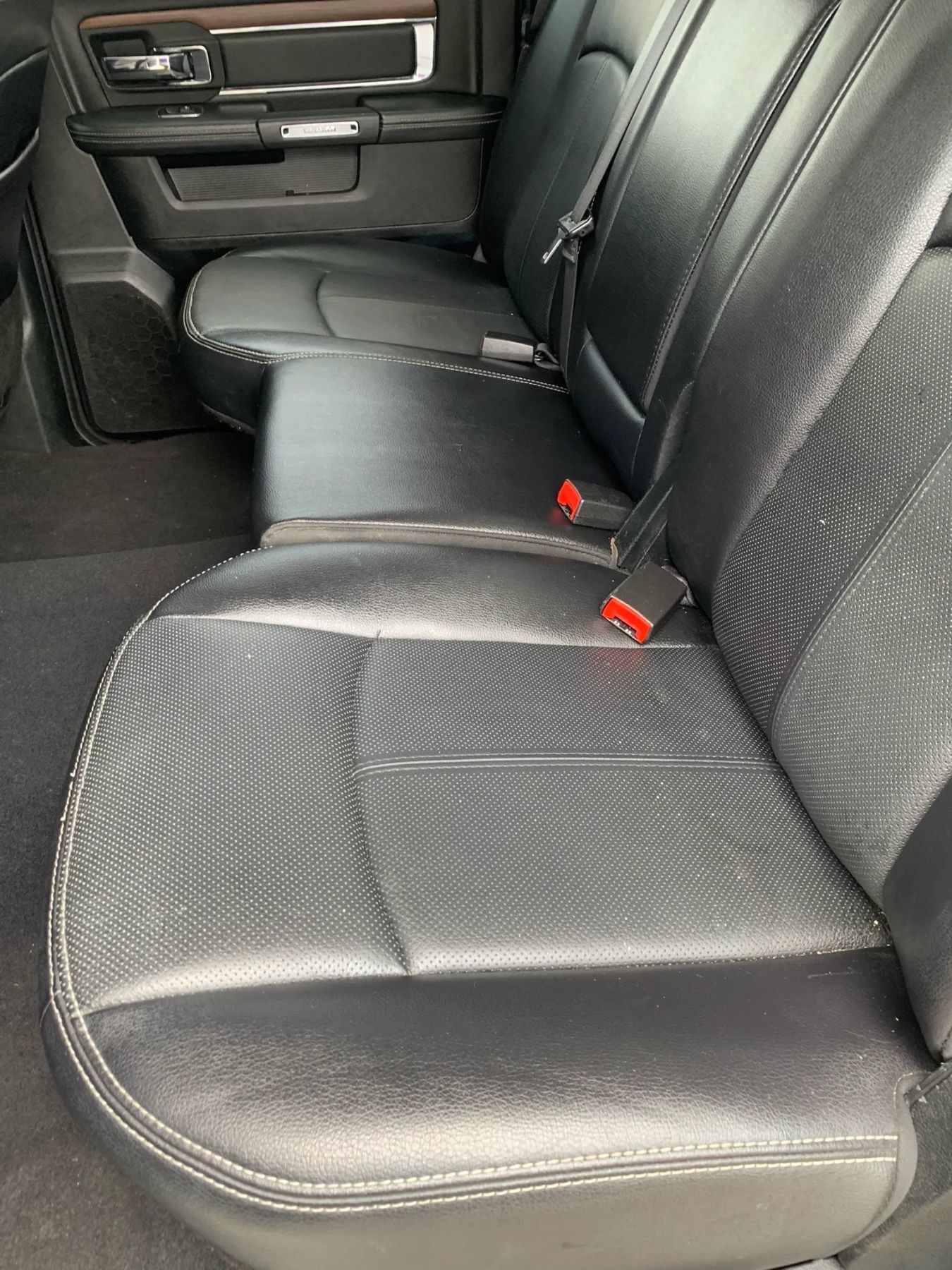 Used 2018 RAM 1500 Laramie w/ Convenience Group AWD/4WD image 14