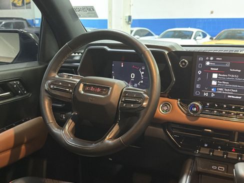 Used 2023 GMC Canyon AT4 w/ AT4 Premium Package AWD/4WD image 18