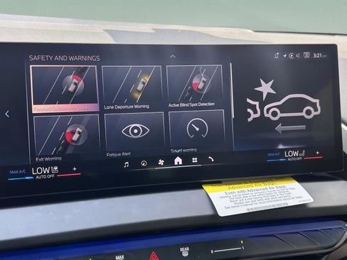 Used 2025 BMW X3 xDrive30i w/ Convenience Package image 15