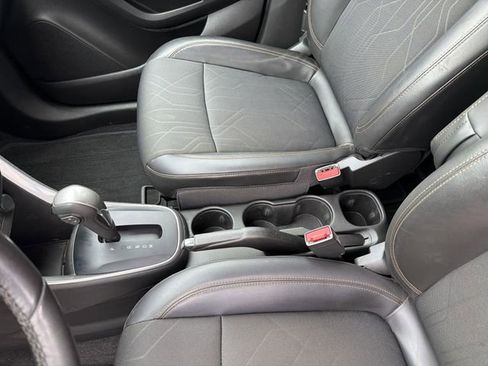 Certified 2022 Chevrolet Trax LT w/ LT Convenience Package image 22