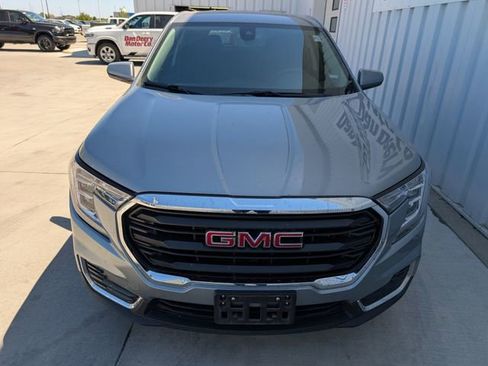 Used 2024 GMC Terrain SLE AWD/4WD image 21