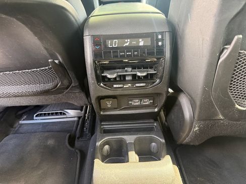 Used 2021 Jeep Grand Cherokee L Laredo w/ Luxury Tech Group I AWD/4WD image 29