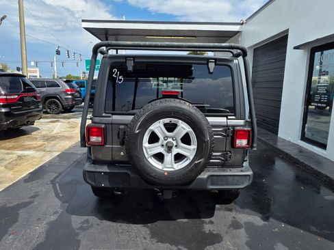 Used 2018 Jeep Wrangler Unlimited Sport w/ Technology Group AWD/4WD image 22