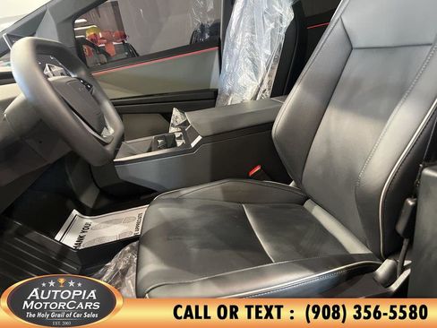 Used 2025 Tesla Cybertruck AWD Crew Cab image 8