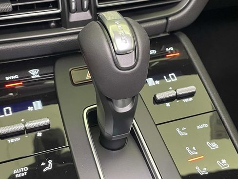 New 2025 Porsche Macan AWD/4WD image 35