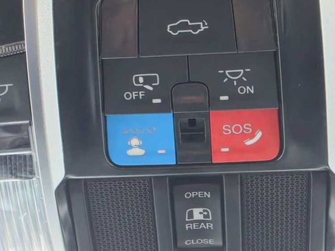 Used 2024 RAM 2500 Laramie w/ Safety Group image 24