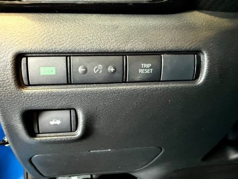 New 2025 Nissan Sentra SV w/ Trunk Package image 28