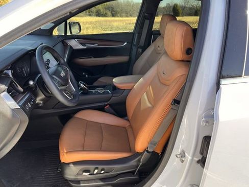 Certified 2025 Cadillac XT5 Premium Luxury w/ Technology Package image 24