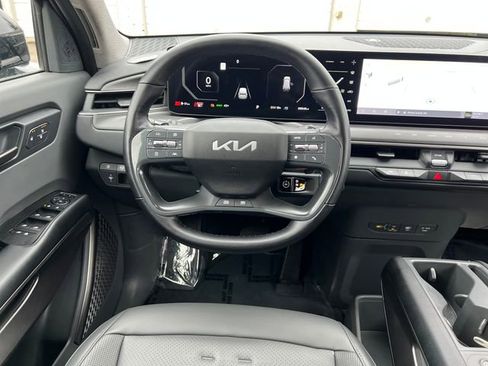 Used 2024 Kia EV9 Wind image 20