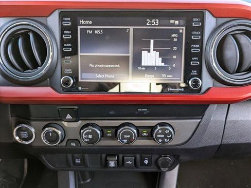 Used 2020 Toyota Tacoma TRD Off-Road image 11