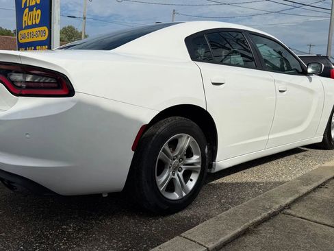 Used 2020 Dodge Charger SXT w/ Leather Interior Group RWD image 6