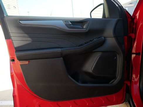 Certified 2024 Ford Escape Active AWD/4WD image 18