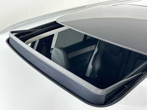 New 2025 Volvo XC90 T8 Ultra w/ Protection Package Premier image 19