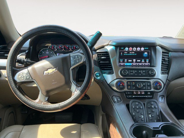 Used 2019 Chevrolet Suburban LT w/ LT Signature Package AWD/4WD image 2