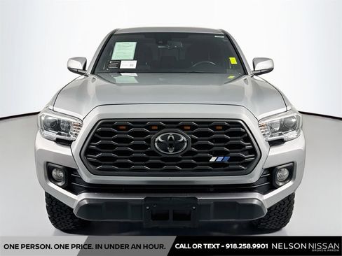 Used 2022 Toyota Tacoma TRD Off-Road w/ Technology Package AWD/4WD image 2