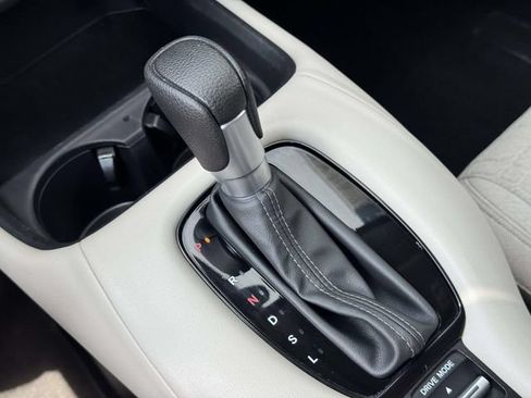 Certified 2024 Honda HR-V LX image 27
